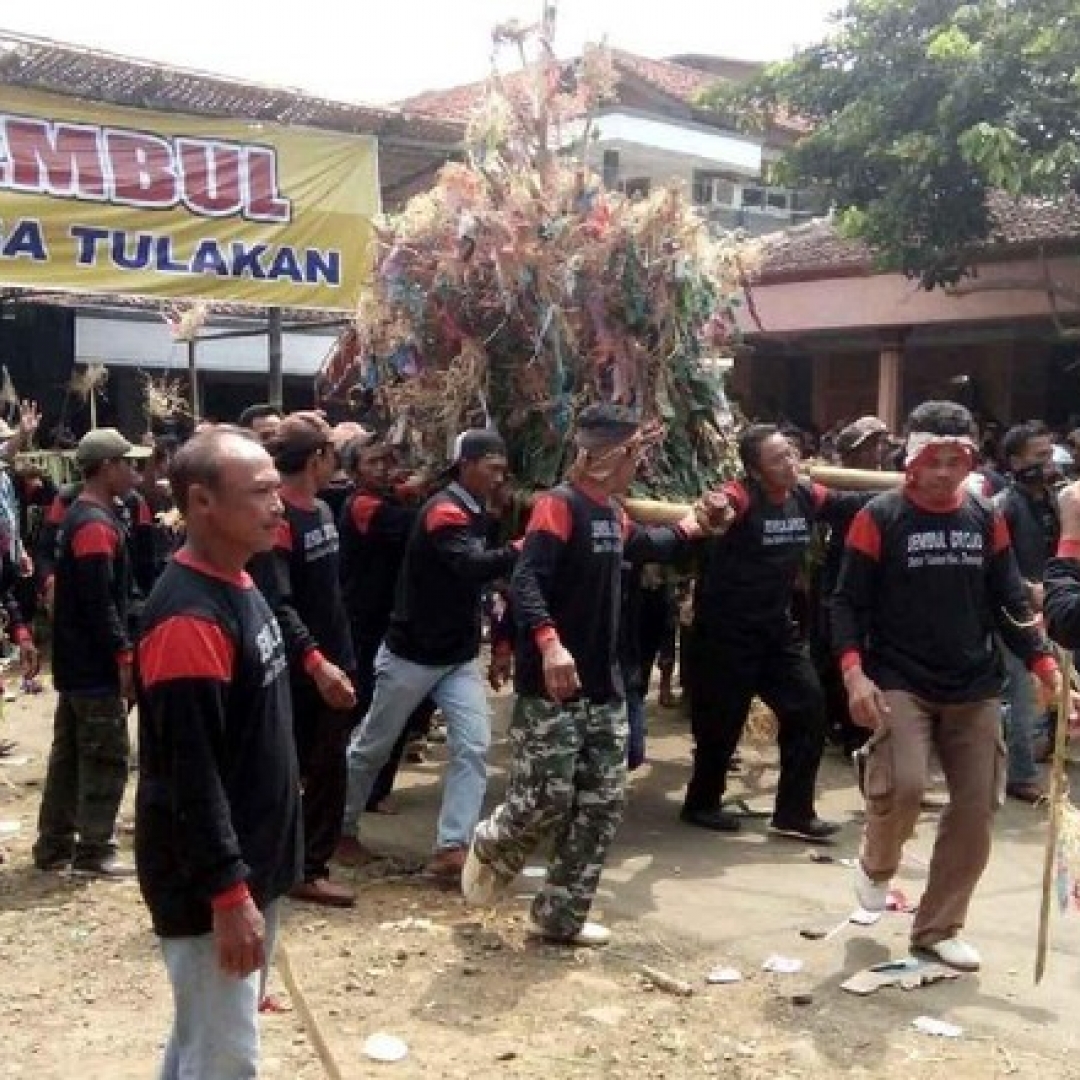 Kemeriahan Pesta Rakyat Jembul Tulakan di Jepara