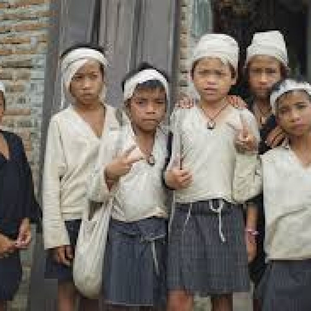 Menenun Pakaian Khas Suku Baduy, Tradisi Nenek Moyang