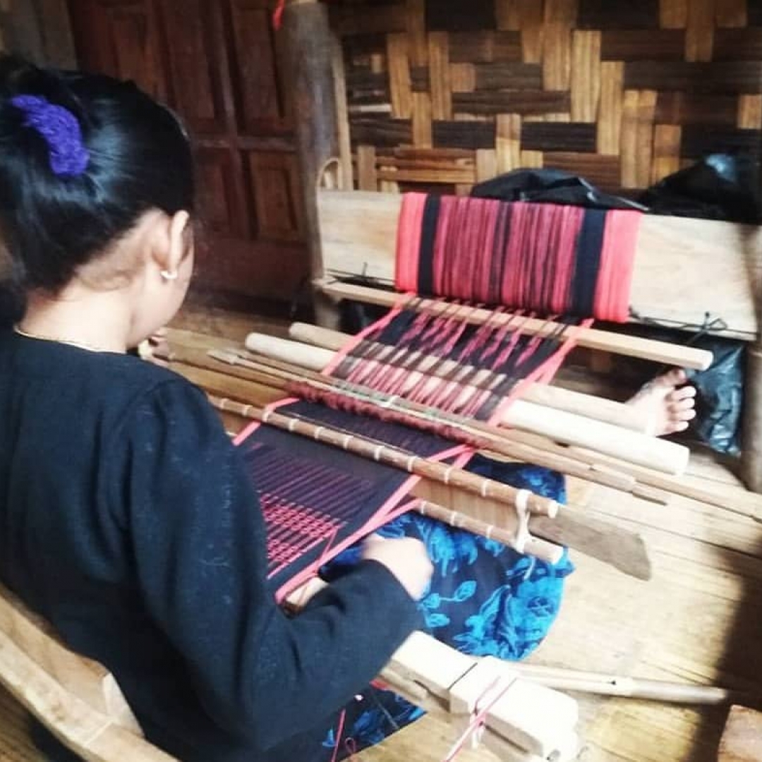 Menenun Pakaian Khas Suku Baduy, Tradisi Nenek Moyang