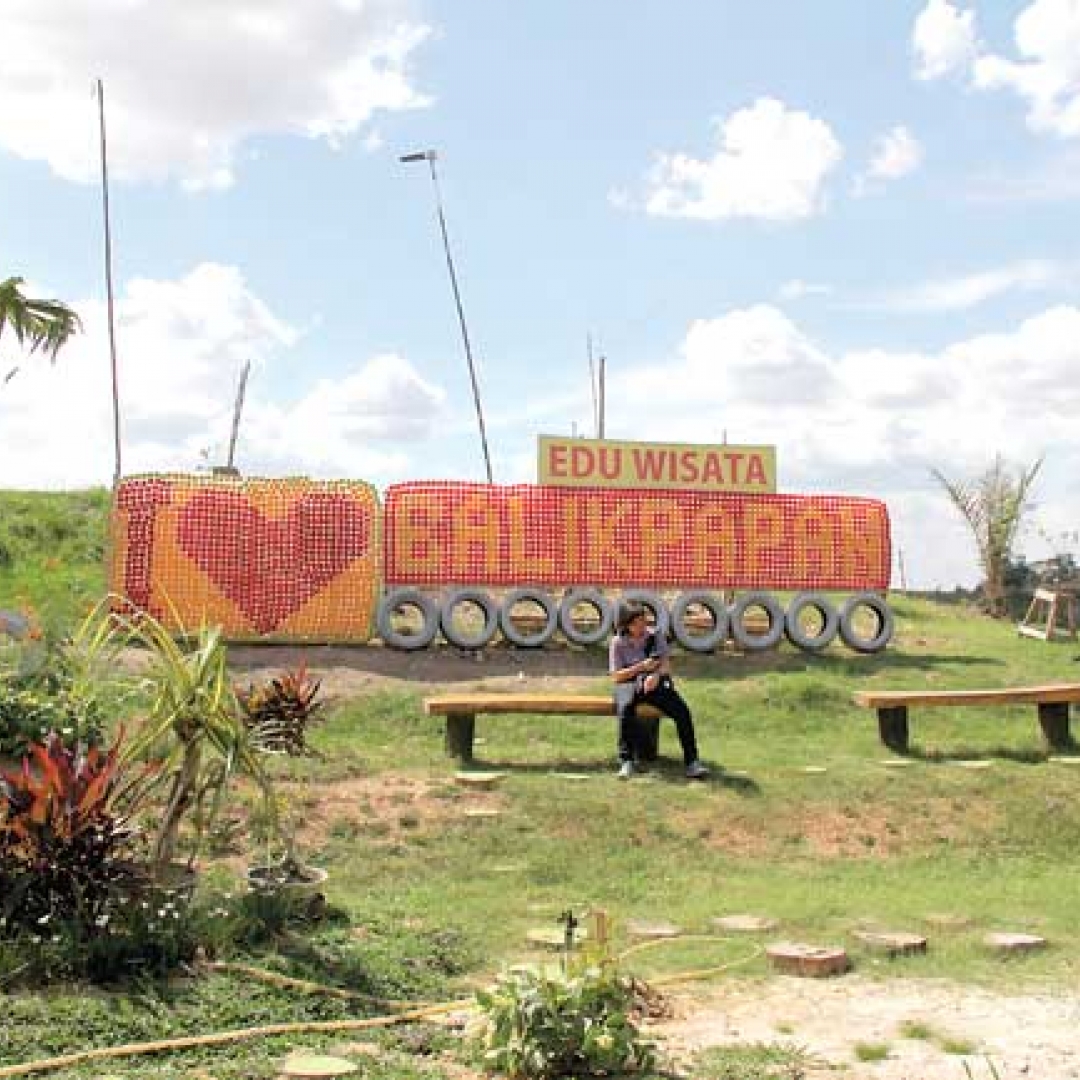Bermain dan Belajar  di Tempat pembuangan Akhir Sampah Manggar Balikpapan