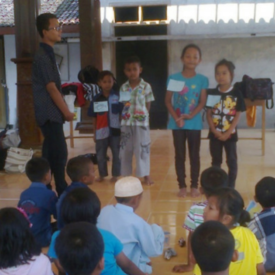 Asah Kemampuan Anak melalui Rock Balancing oleh Sukoharjo Mengajar