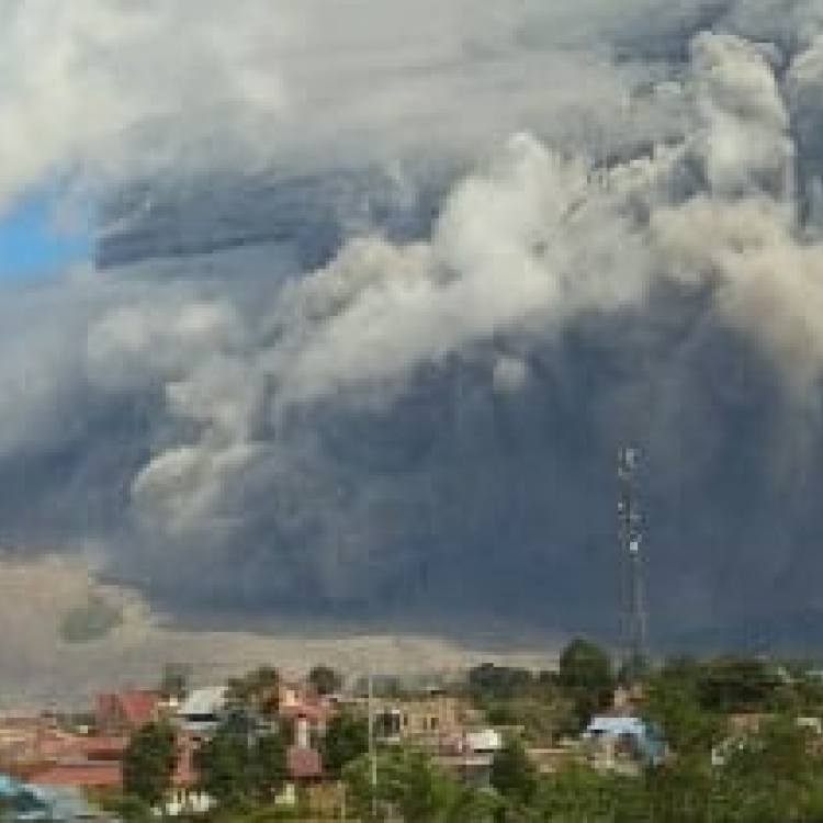 Gunung Sinabung Kembali Erupsi