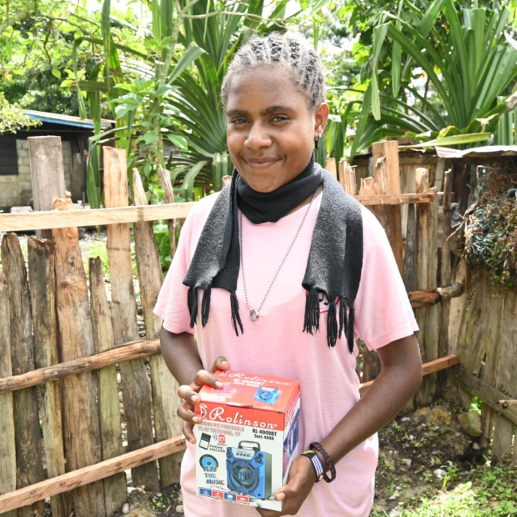 Radio, Solusi Belajar Anak Wamena