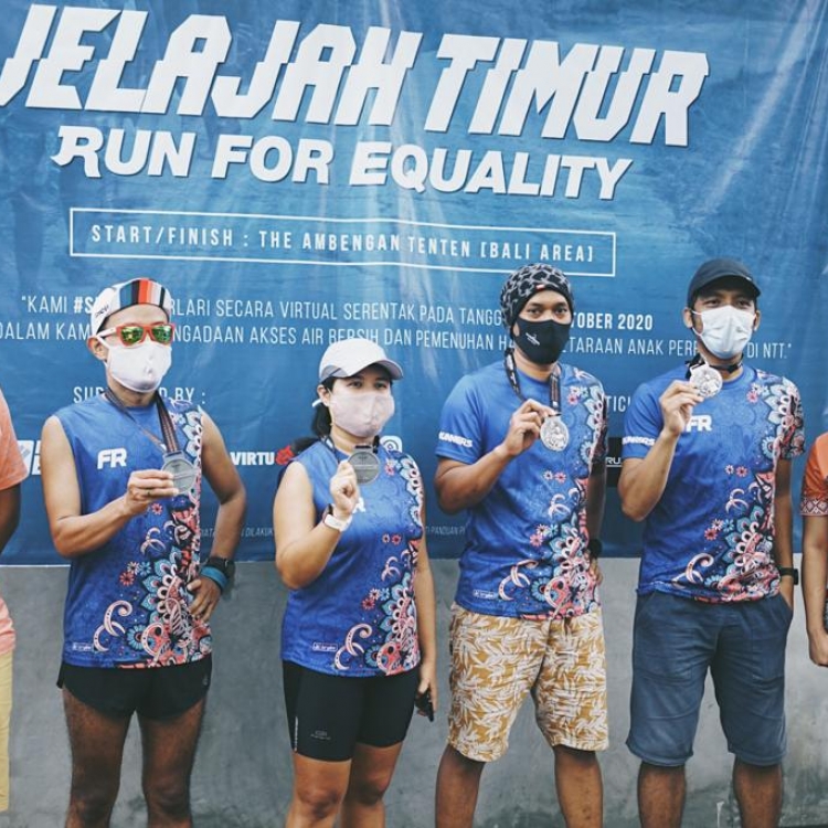 100 Pelari Tempuh 86 KM Melalui 13 Kota Demi Membangun Sarana Air Bersih Di NTT