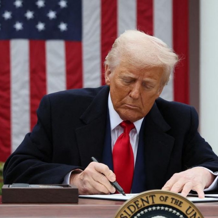 Tokk! Trump Resmi Umukan Tarif Ekspor Impor Indonesia dan Amerika Serikat