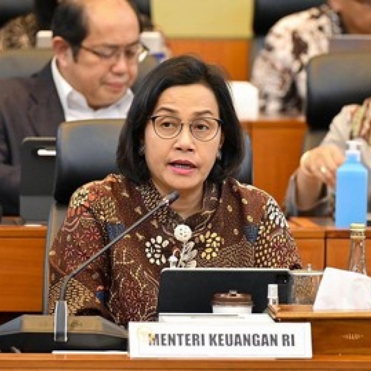 Menteri Keuangan Sri Mulyani Indrawati koreksi tunjangan guru dan dosen menjadi 274,7 triliun di RAPBN 2026
